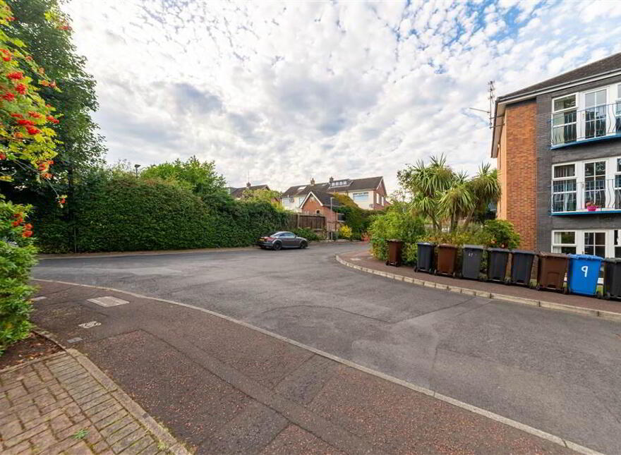 18 Glenburn Ford, Dunmurry, Belfast, BT17 9BF