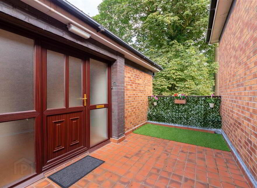 18 Glenburn Ford, Dunmurry, Belfast, BT17 9BF