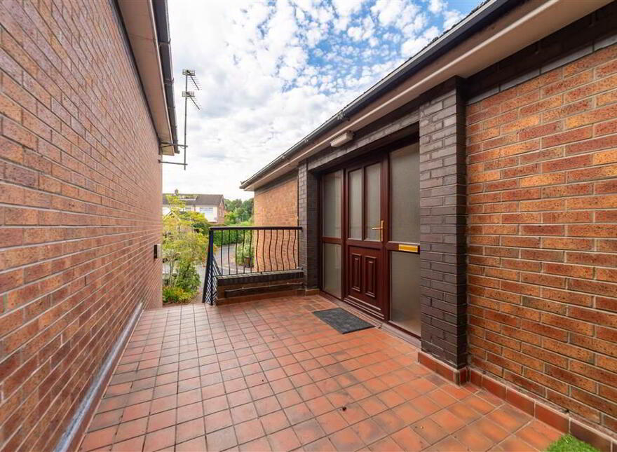 18 Glenburn Ford, Dunmurry, Belfast, BT17 9BF