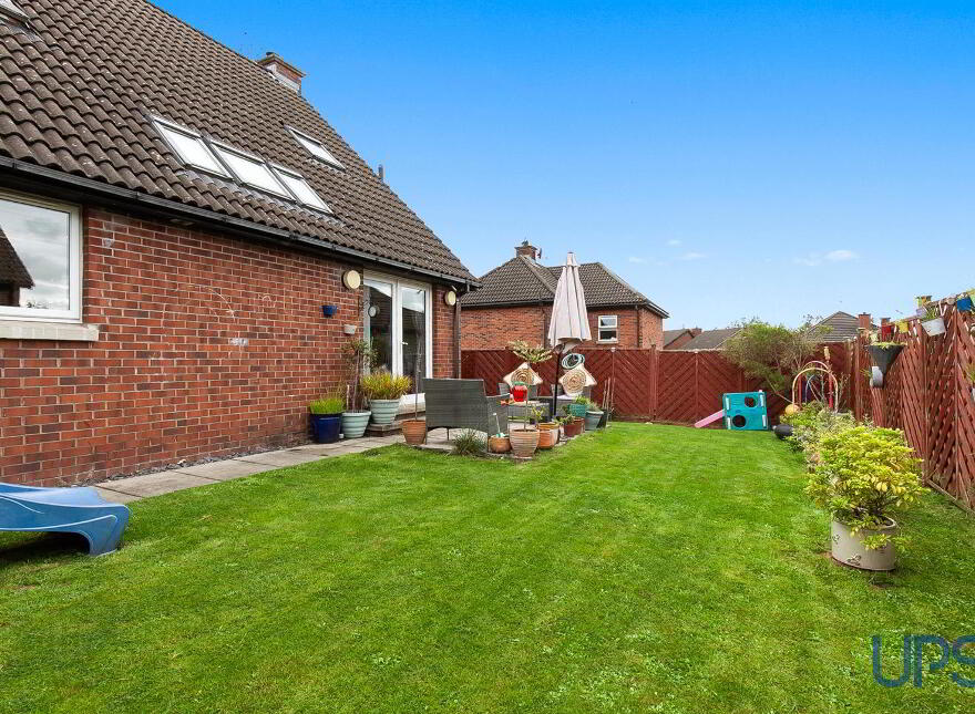 66 Lagmore Glen, Stewartstown Road, Belfast, BT17 0WJ