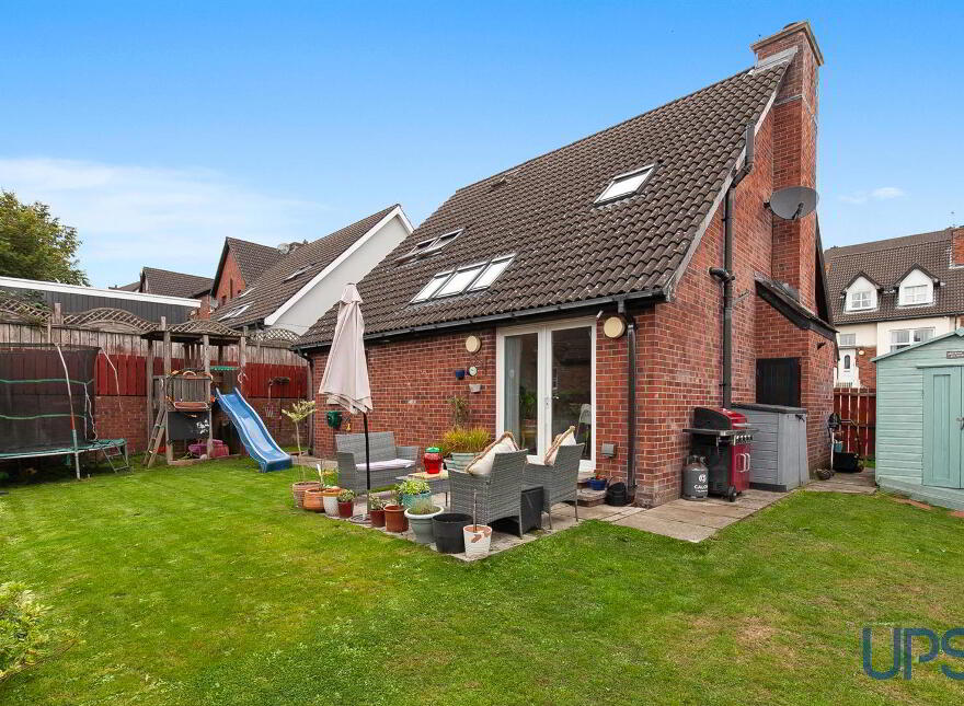 66 Lagmore Glen, Stewartstown Road, Belfast, BT17 0WJ