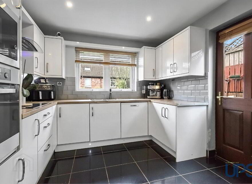 66 Lagmore Glen, Stewartstown Road, Belfast, BT17 0WJ