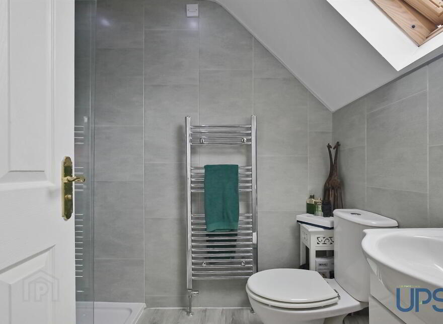 66 Lagmore Glen, Stewartstown Road, Belfast, BT17 0WJ