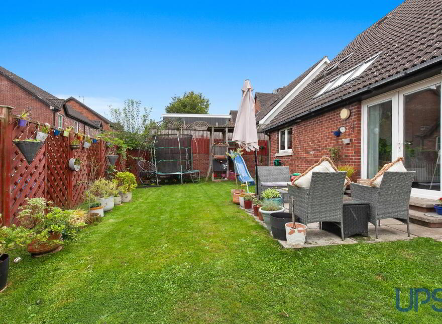 66 Lagmore Glen, Stewartstown Road, Belfast, BT17 0WJ