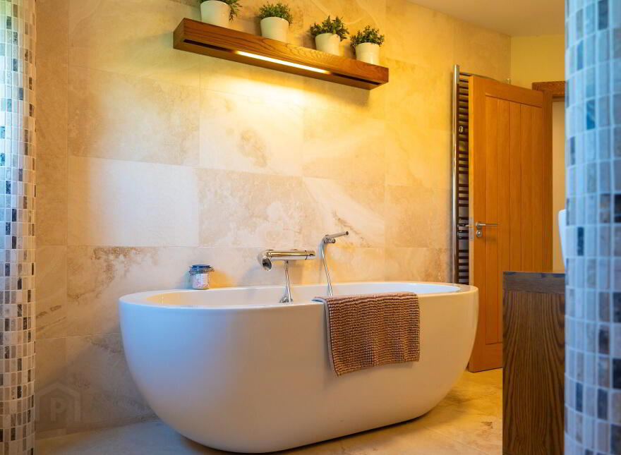 Le Touessrok, 38 Gardeners Cross Road, Enniskillen, Maguiresbridge, BT94 4PY