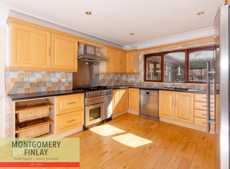 2 Castle Wood, Enniskillen, BT74 6BF