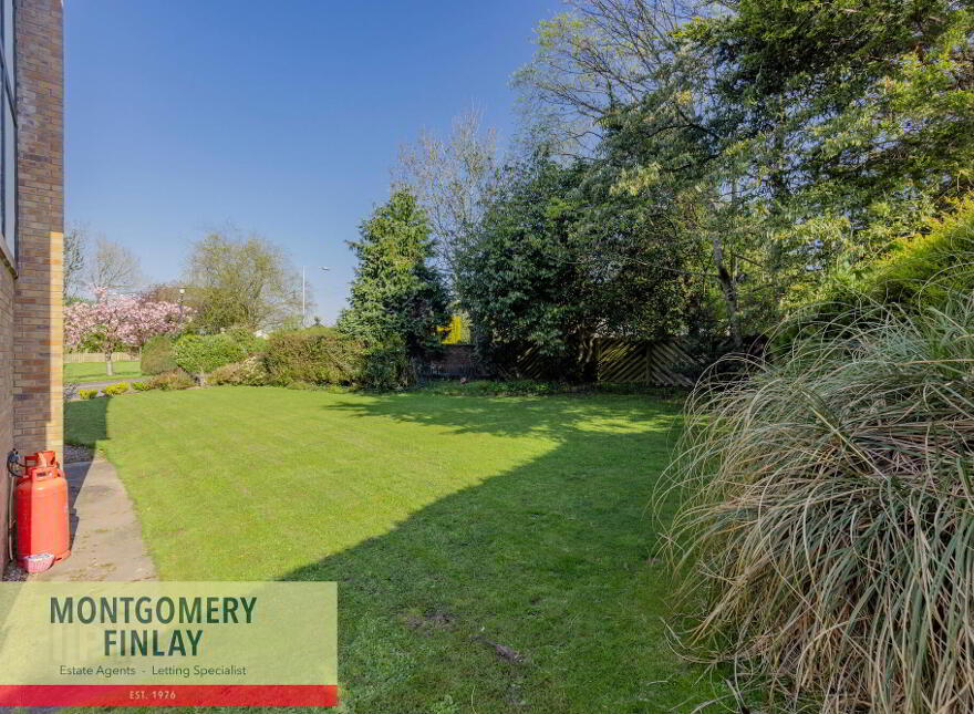 2 Castle Wood, Enniskillen, BT74 6BF