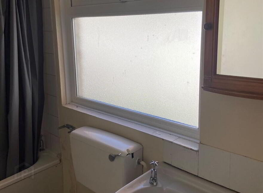 Flat 1, 13 Sandhurst Drive, Belfast, BT9 5AY