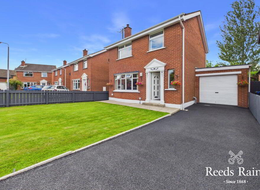 8 Cloverhill Green, Bangor, BT19 6FB