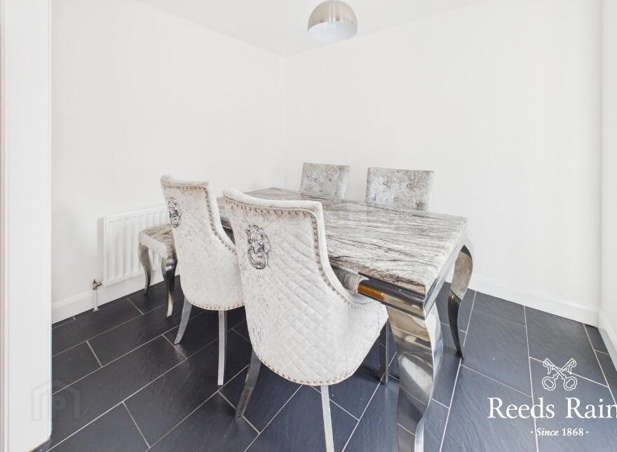8 Cloverhill Green, Bangor, BT19 6FB