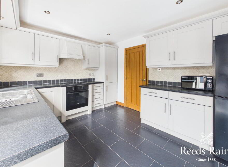 8 Cloverhill Green, Bangor, BT19 6FB