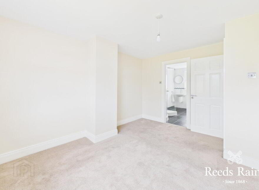 8 Cloverhill Green, Bangor, BT19 6FB