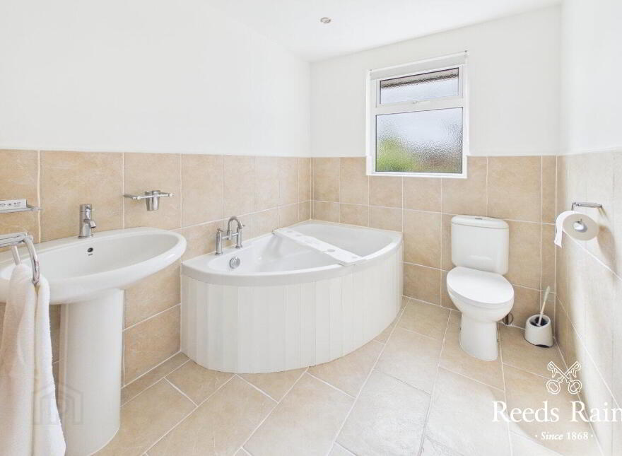 8 Cloverhill Green, Bangor, BT19 6FB