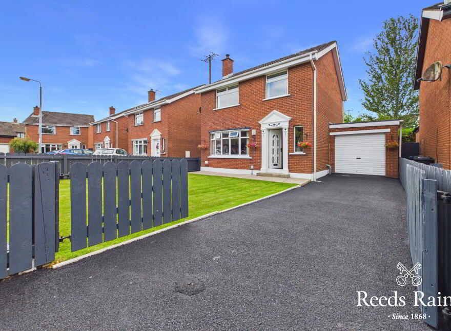 8 Cloverhill Green, Bangor, BT19 6FB