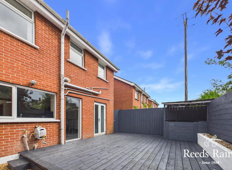 8 Cloverhill Green, Bangor, BT19 6FB