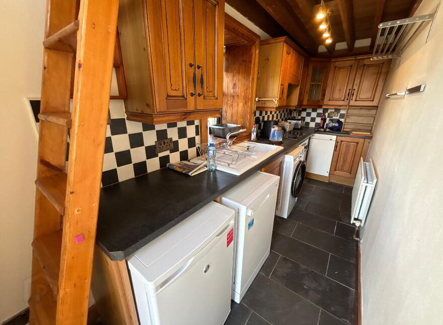 The Old School House, Kilvemnon, Mullinahone, E41WE04