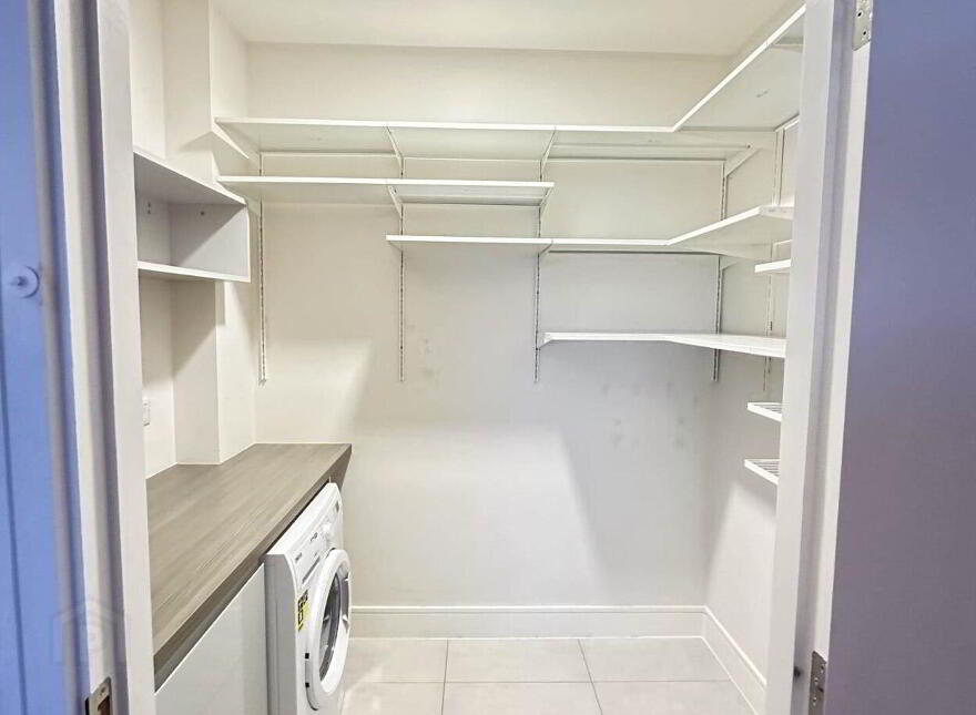 11 Larkfield Hall, Leopardstown, Dublin, D18P27K