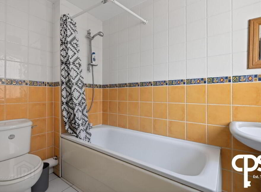 15 Fitzwilliam Square, Belfast, BT7 1JH