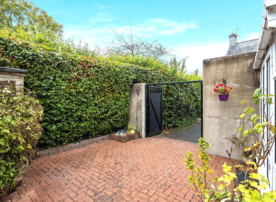 7 Hamilton Harty Court, Ballynahinch Street, Royal Hillsborough, BT26 6FA
