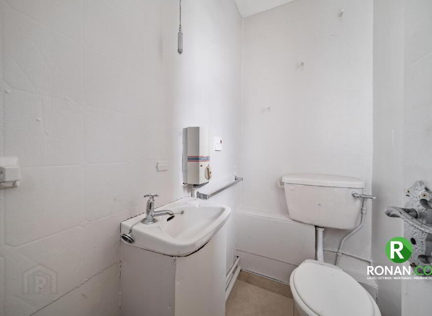 6 Ballycolman Avenue, Strabane, BT82 9AF