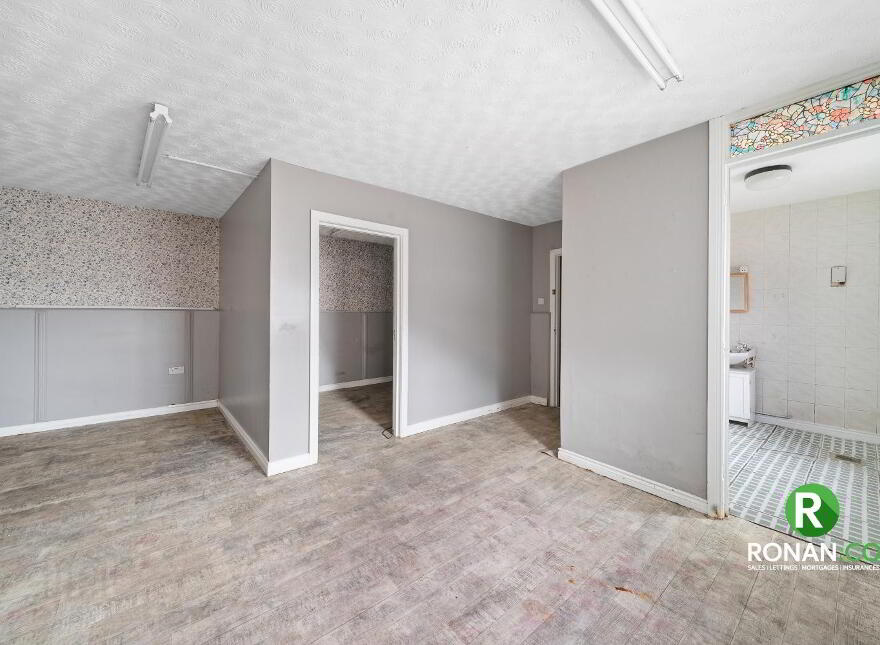 6 Ballycolman Avenue, Strabane, BT82 9AF