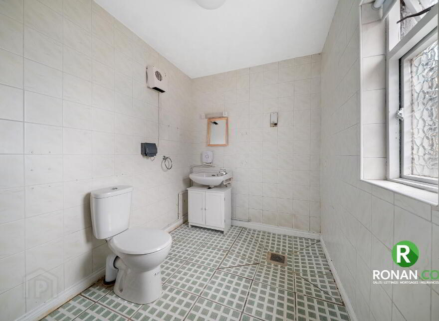 6 Ballycolman Avenue, Strabane, BT82 9AF