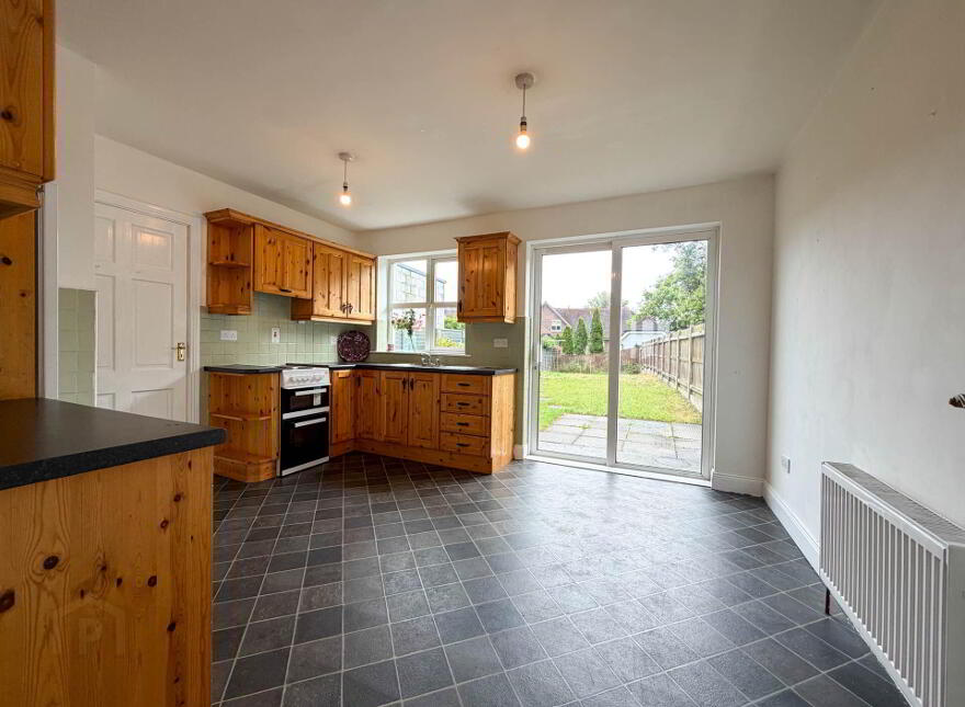 5 Woodfield Park, Newcastle West, V42TX43