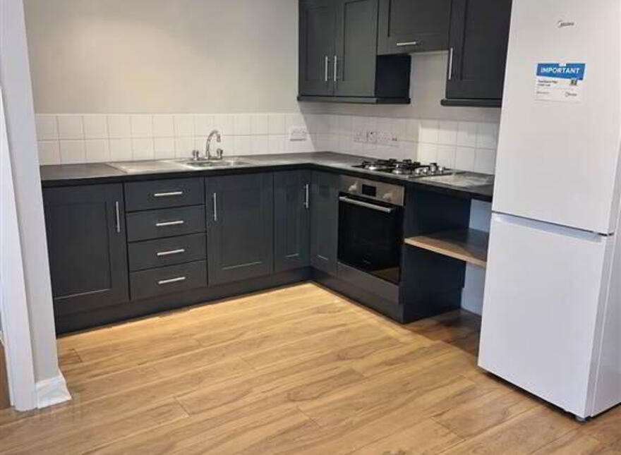 110 College Central, Belfast, BT1 6BB