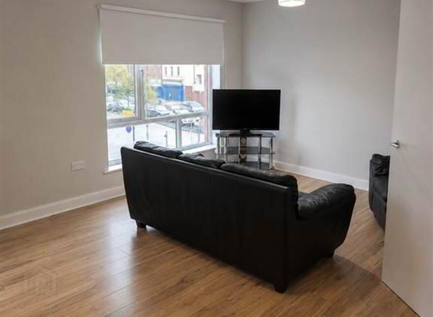 110 College Central, Belfast, BT1 6BB