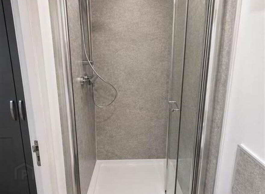 110 College Central, Belfast, BT1 6BB