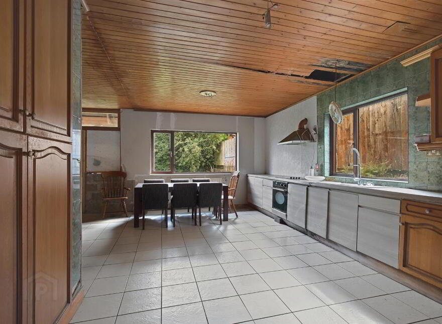 687 Upper Newtownards Road, Belfast, BT4 3NT