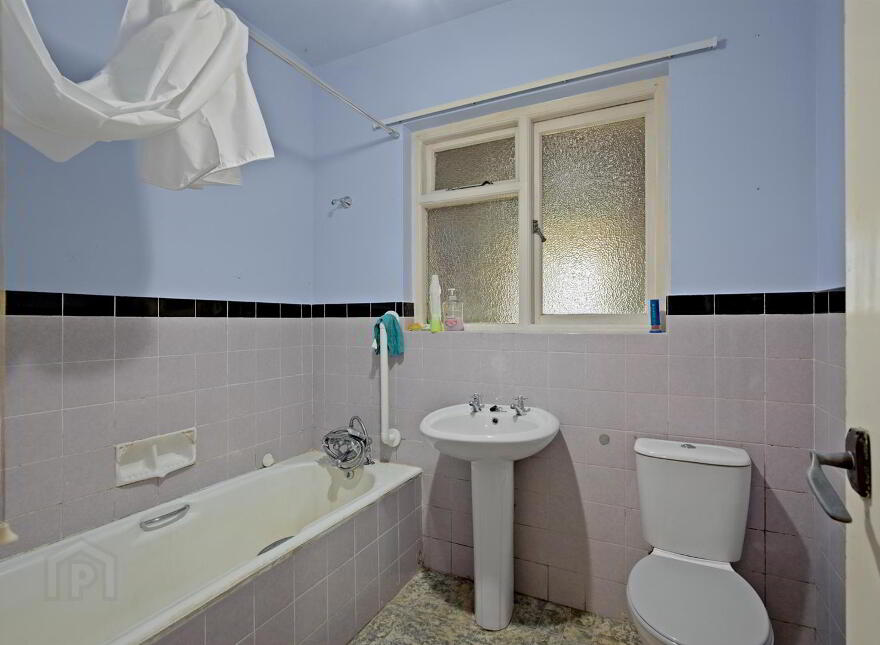 687 Upper Newtownards Road, Belfast, BT4 3NT