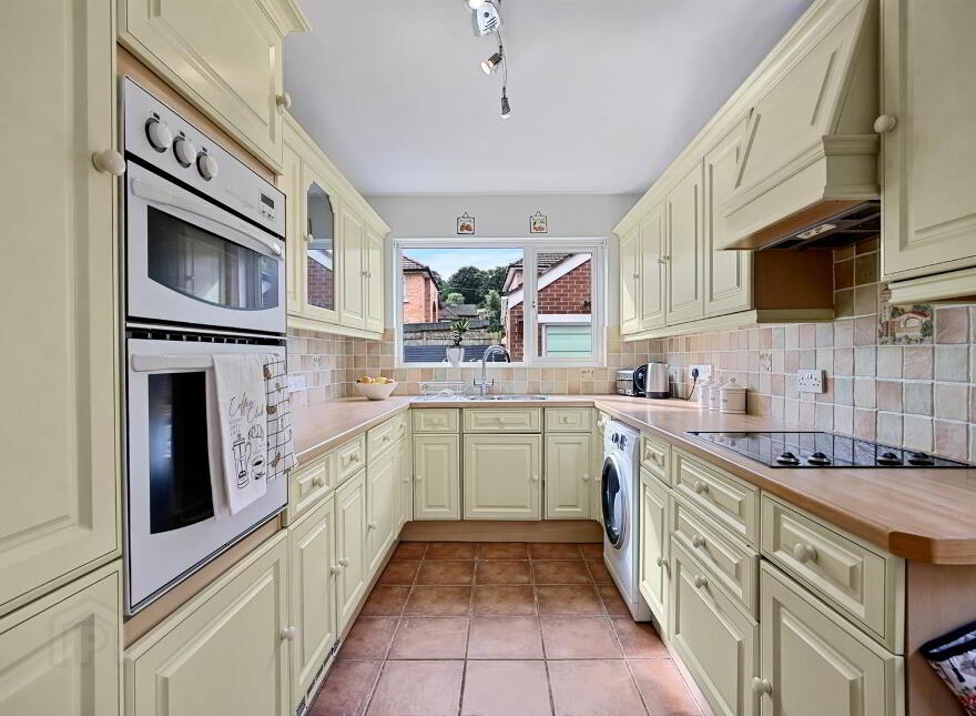 25 Kilmakee Park, Gilnahirk, Belfast, BT5 7QY