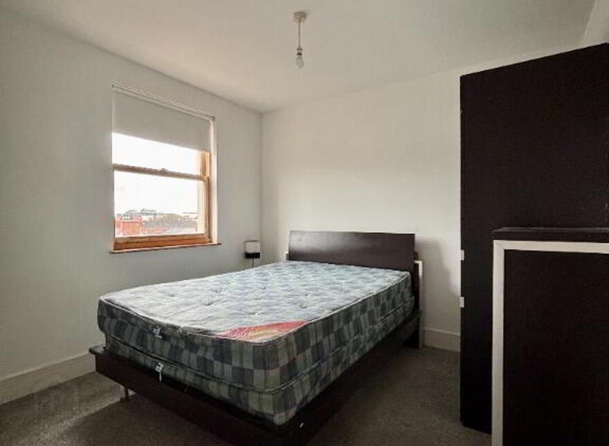 98 University Street, Belfast, BT7 1HE