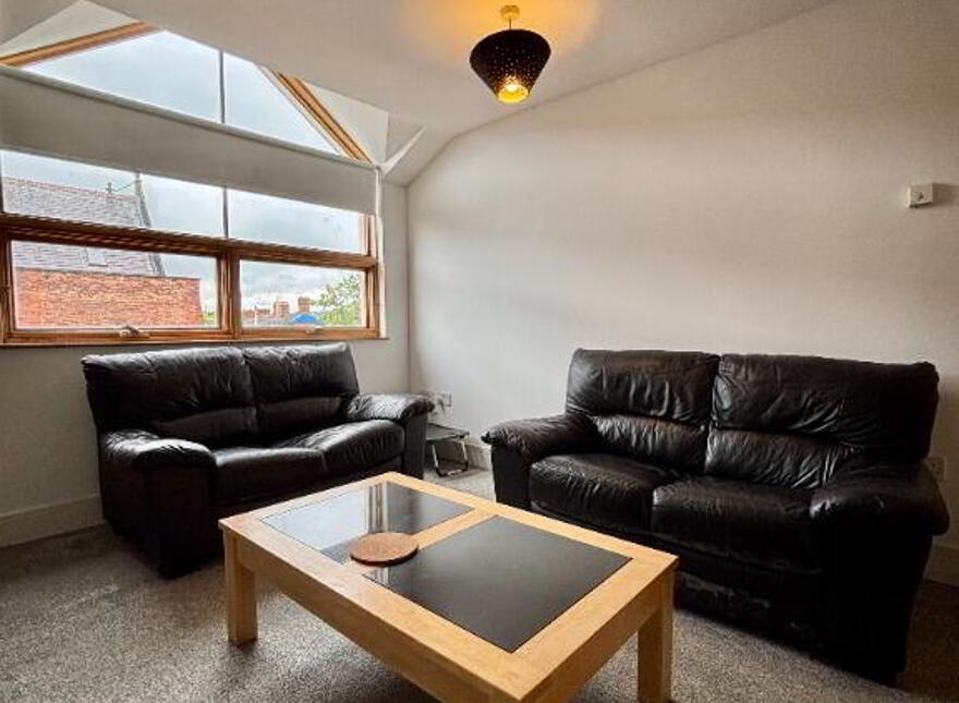 98 University Street, Belfast, BT7 1HE