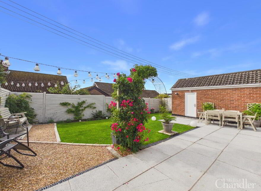 19 Manse Road, Carryduff, Belfast, BT8 8DA