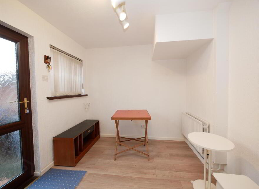 6 Grays Park Avenue, Belvoir Park, Castlereagh, Belfast, BT8 7QE