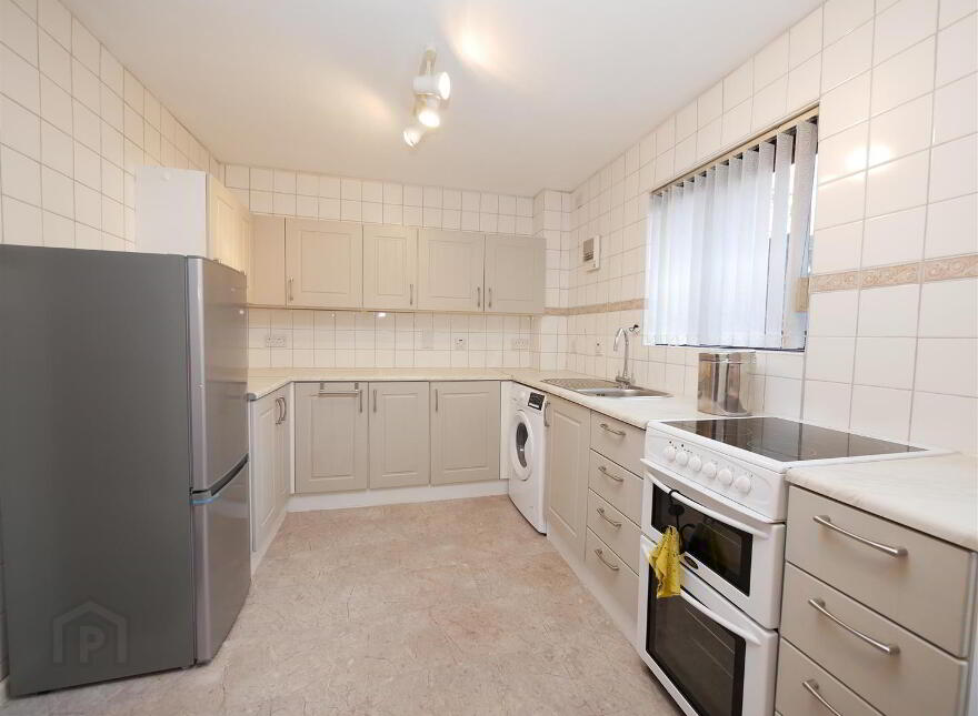 6 Grays Park Avenue, Belvoir Park, Castlereagh, Belfast, BT8 7QE