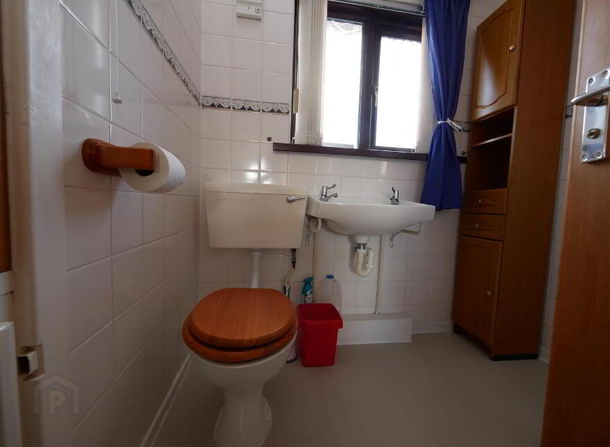 6 Grays Park Avenue, Belvoir Park, Castlereagh, Belfast, BT8 7QE