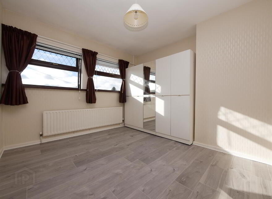 6 Grays Park Avenue, Belvoir Park, Castlereagh, Belfast, BT8 7QE