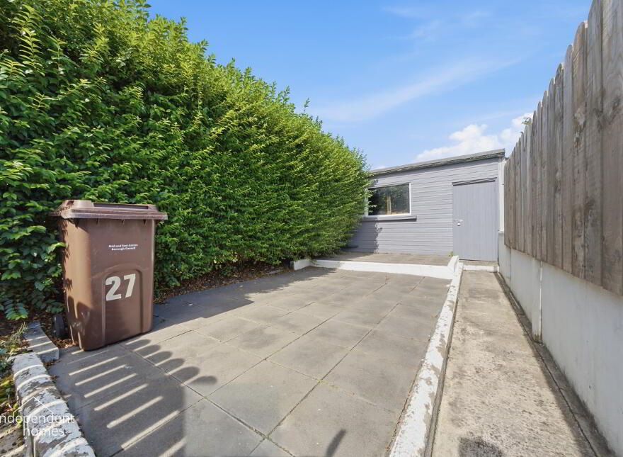 27 Newington Avenue, Larne, BT40 1NN