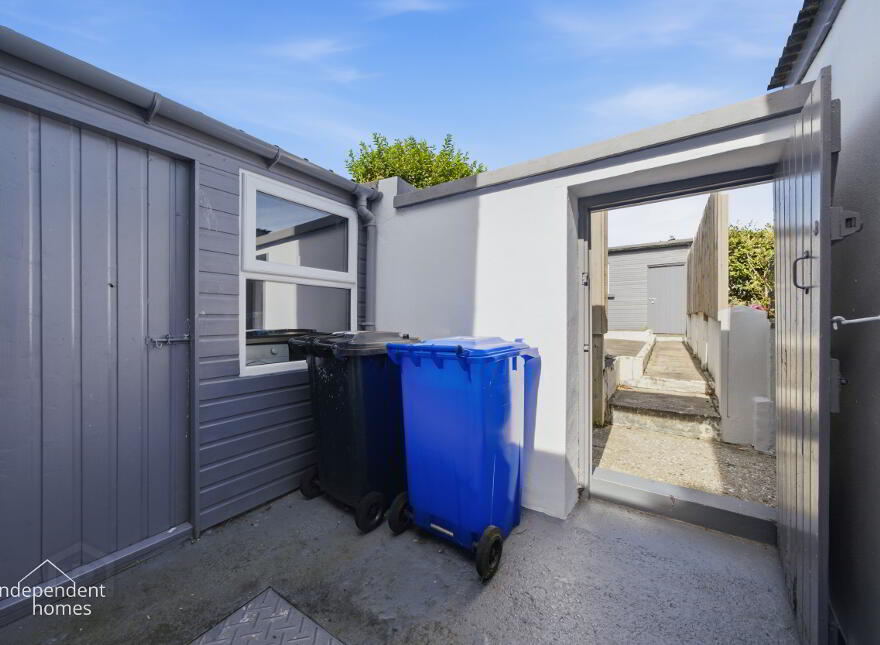 27 Newington Avenue, Larne, BT40 1NN