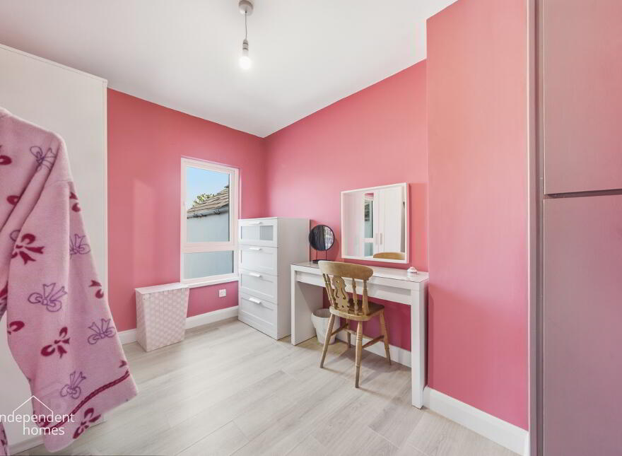 27 Newington Avenue, Larne, BT40 1NN