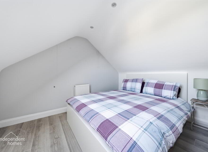 27 Newington Avenue, Larne, BT40 1NN