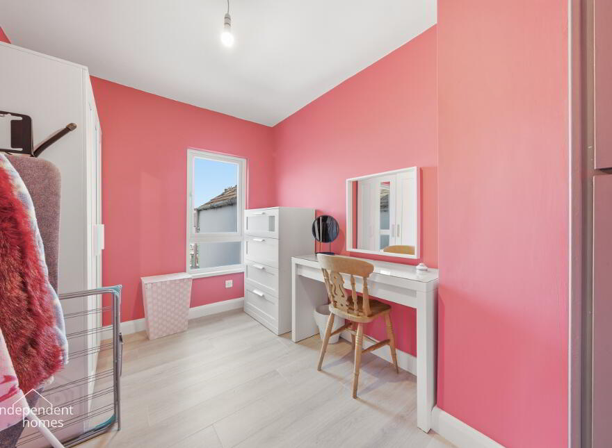 27 Newington Avenue, Larne, BT40 1NN