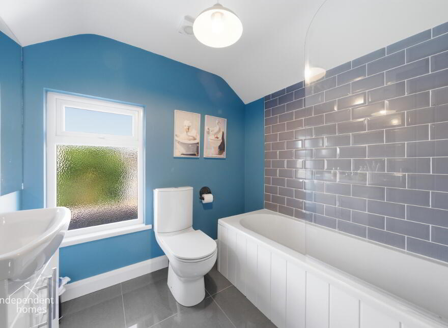 27 Newington Avenue, Larne, BT40 1NN