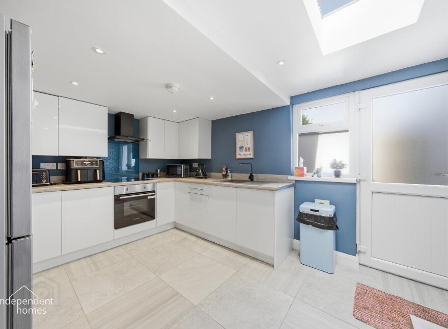27 Newington Avenue, Larne, BT40 1NN