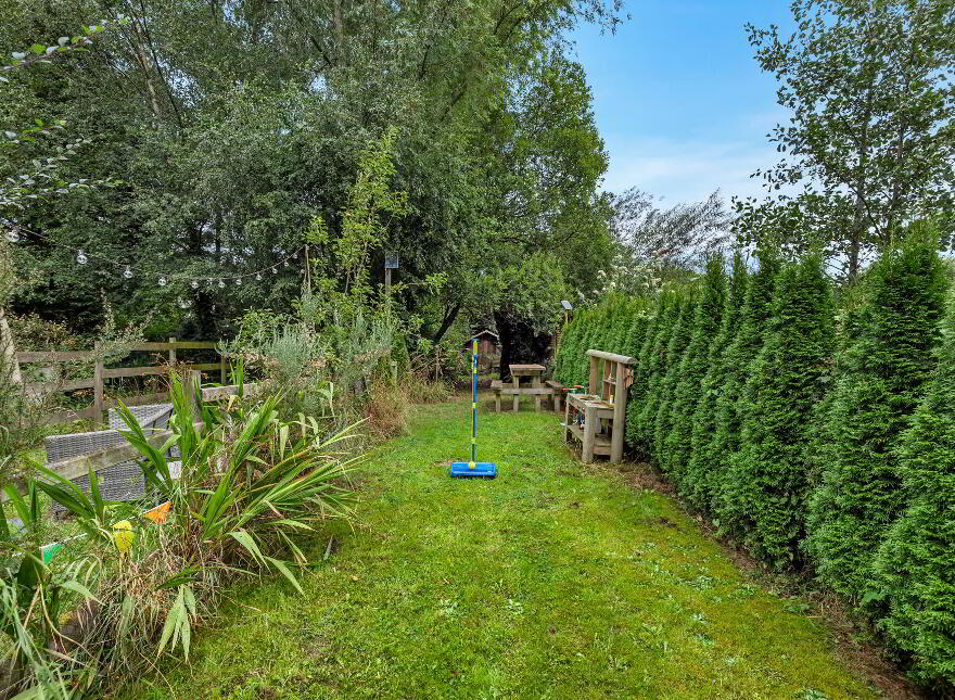 40 Edenderry Village, Belfast, BT8 8LG