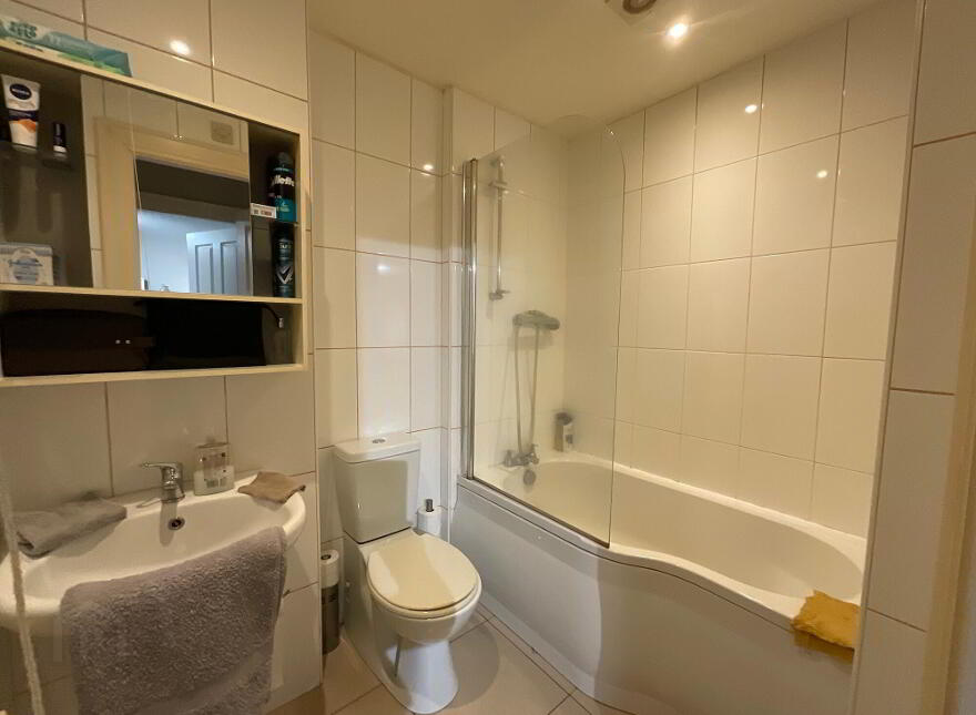 Apt 1, Lesley Central, Shankill Road, Belfast, BT13 1FD