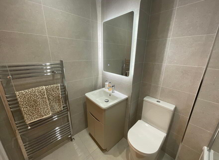 Apt 1, Lesley Central, Shankill Road, Belfast, BT13 1FD